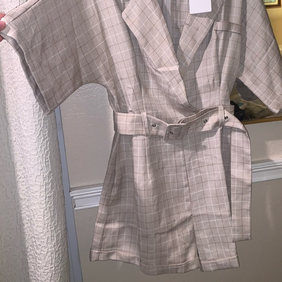 New Romper with belt - Picture 3 of 4